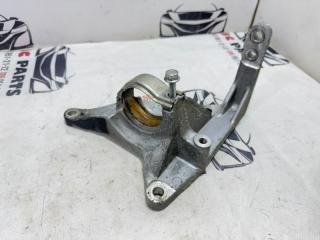 Кронштейн полуоси передний правый Nissan Rogue 2020