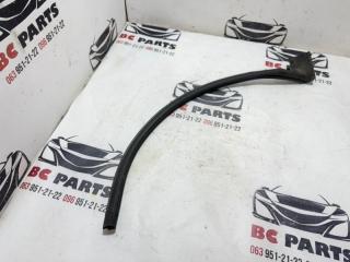 Уплотнитель кузова задний правый Rogue 2020 T33 2.5