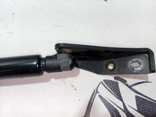 Амортизатор крышки багажника правый Nissan Rogue T33 2.5