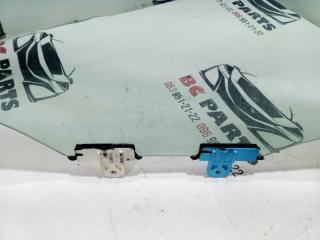 Стекло двери переднее правое Rogue 2024 T33 1.5