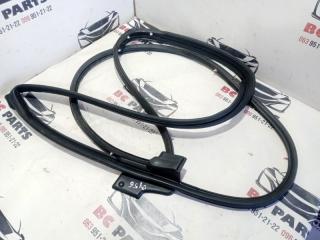 Уплотнительная резинка боковой двери передняя левая Nissan Rogue T33 1.5