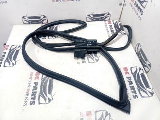 Уплотнительная резинка боковой двери передняя левая Nissan Rogue T33 1.5