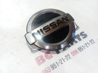 Эмблема передняя Nissan Rogue T33 2.5