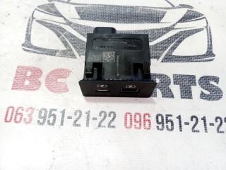 USB разъем задний Nissan Rogue 2023