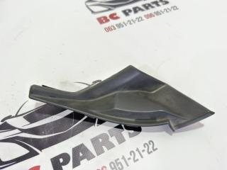 Запчасть уголок жабо правый Mitsubishi Outlander 2020