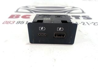 USB разъем Nissan Rogue 2022